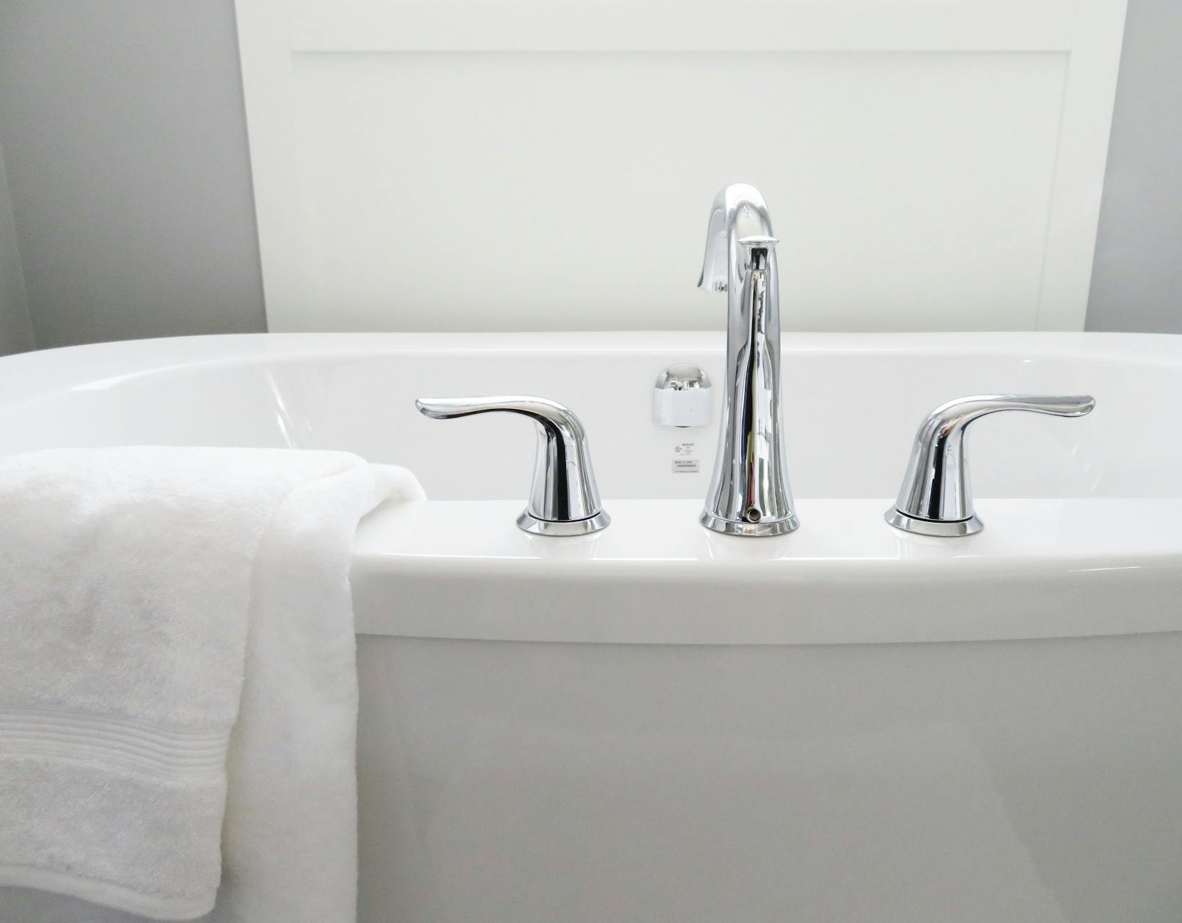 towel hanged on bathtub